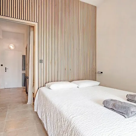 Luxueux Avec Terrase Sur La Апартаменты Гримо