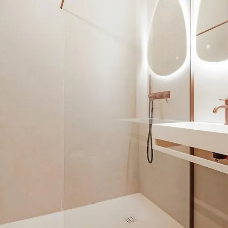 Daire Luxueux Avec Terrase Sur La